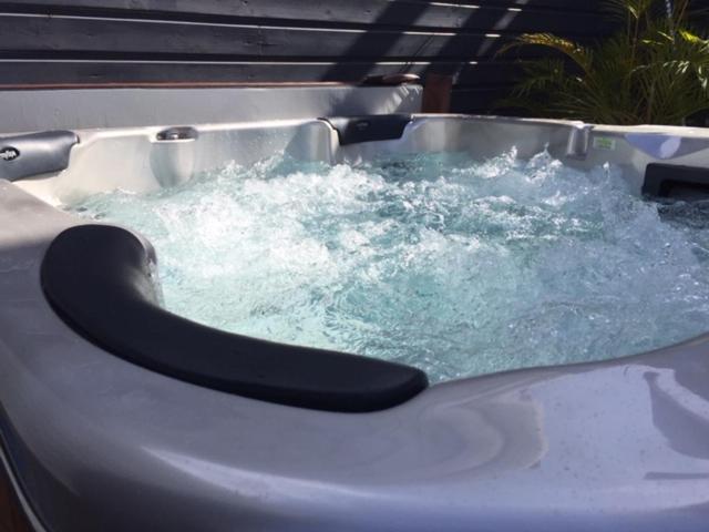 Апартаменты Le Flamboyant Avec Piscine Chauffee 30° Et Jacuzzi Сент-Андре Экстерьер фото
